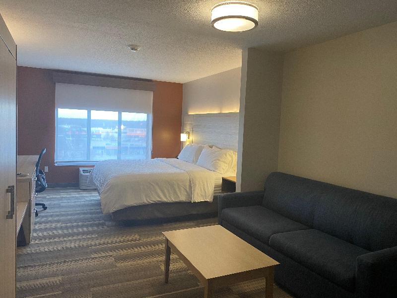 Holiday Inn Express & Suites Logansport image