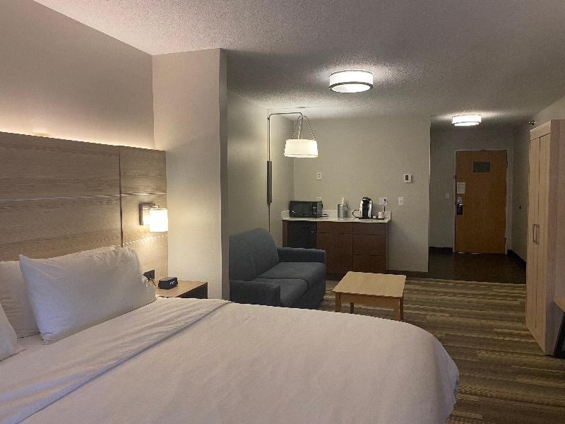 Holiday Inn Express & Suites Logansport image