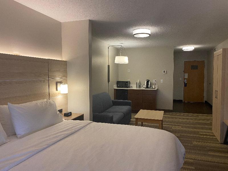 Holiday Inn Express & Suites Logansport image