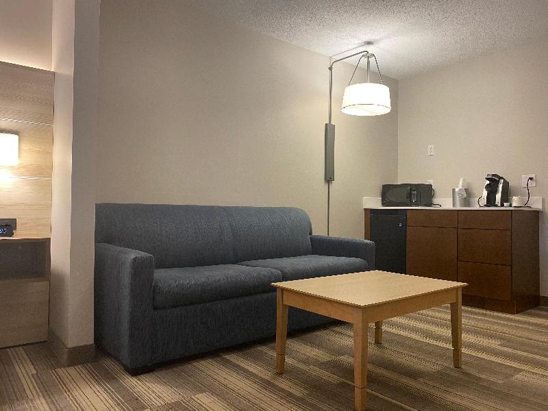 Holiday Inn Express & Suites Logansport image