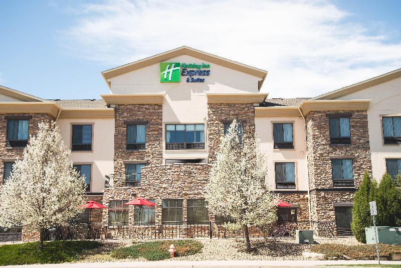 Holiday Inn Express and Suites Loveland