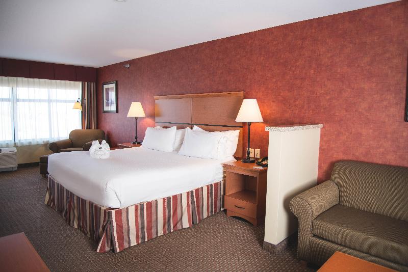 Holiday Inn Express and Suites Loveland