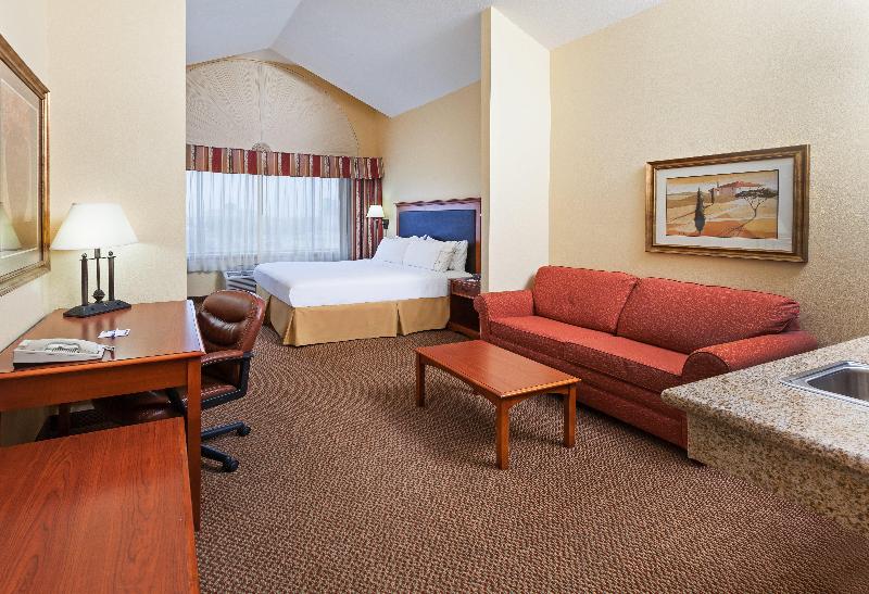 Holiday Inn Express & Suites Laredo-Event Center