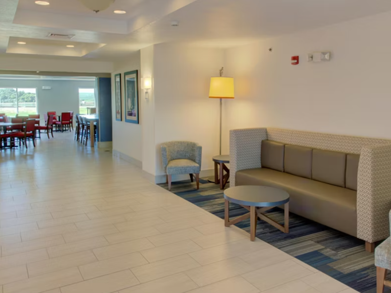 Holiday Inn Express & Suites Le Mars By IHG photo 8