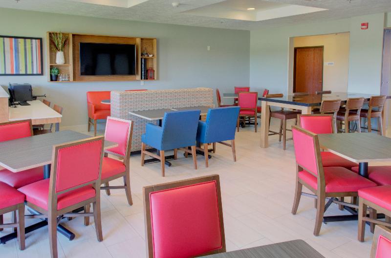 Holiday Inn Express and Suites Le Mars