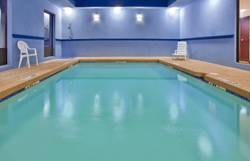 Holiday Inn Express & Suites Laurel By IHG image