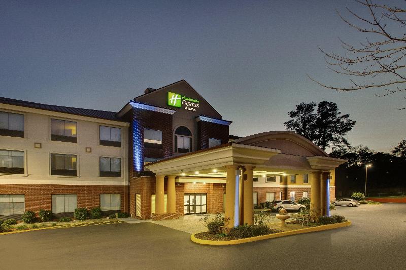 Holiday Inn Express & Suites Laurel By IHG image