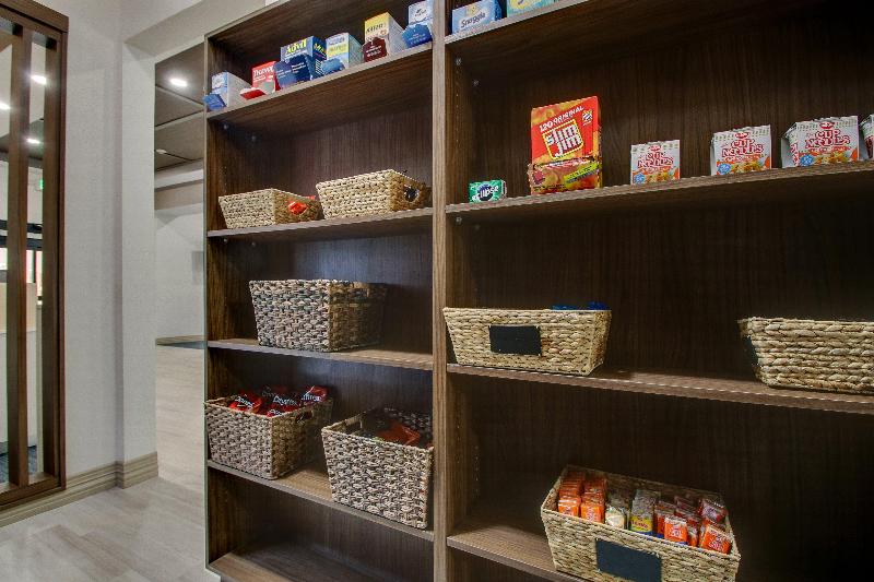 Holiday Inn Express & Suites Laurel By IHG image