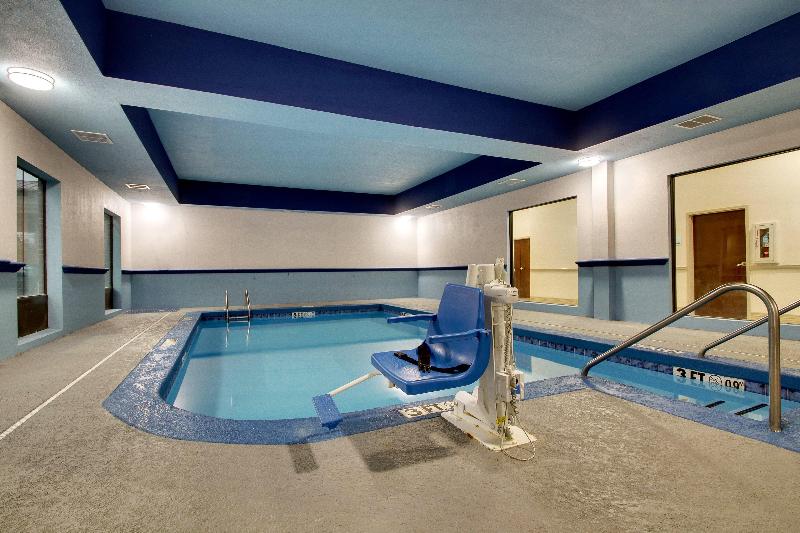 Holiday Inn Express & Suites Laurel By IHG image
