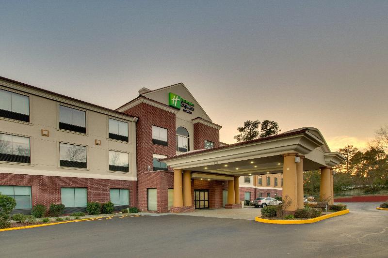 Holiday Inn Express & Suites Laurel By IHG image