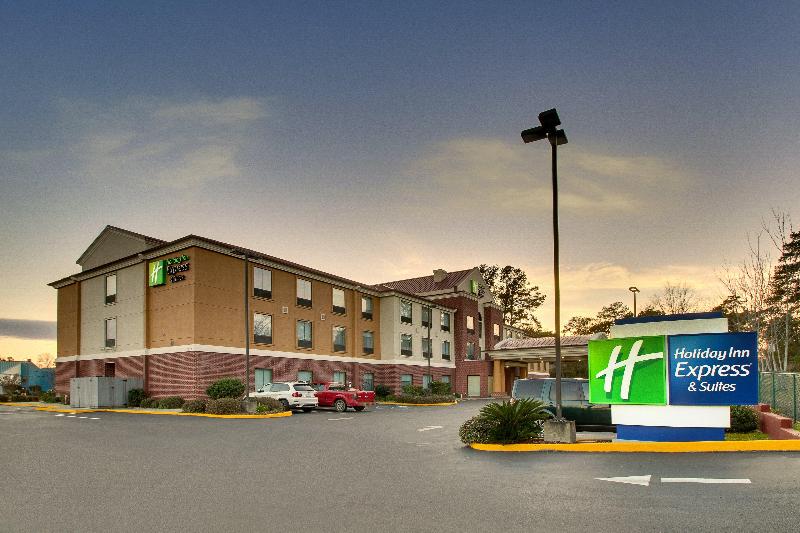 Holiday Inn Express & Suites Laurel By IHG image