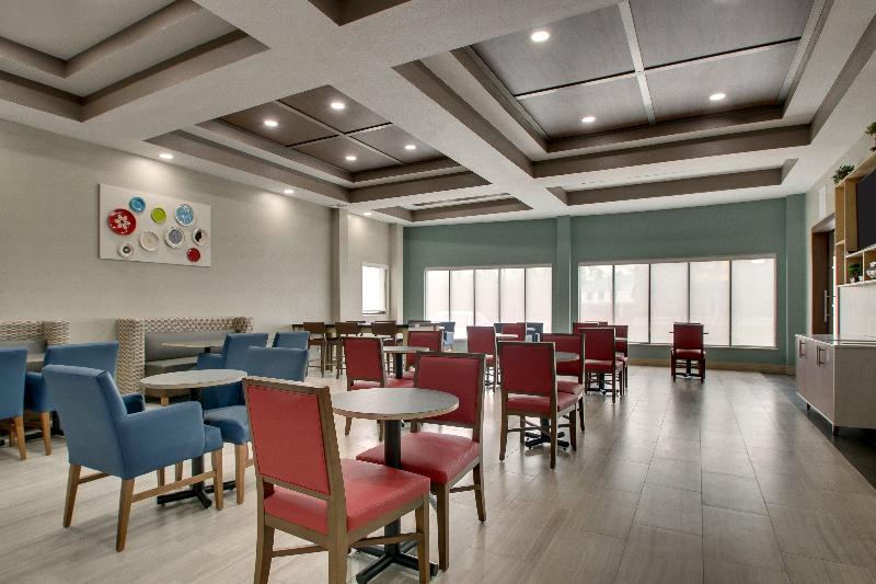 Holiday Inn Express & Suites Laurel By IHG image