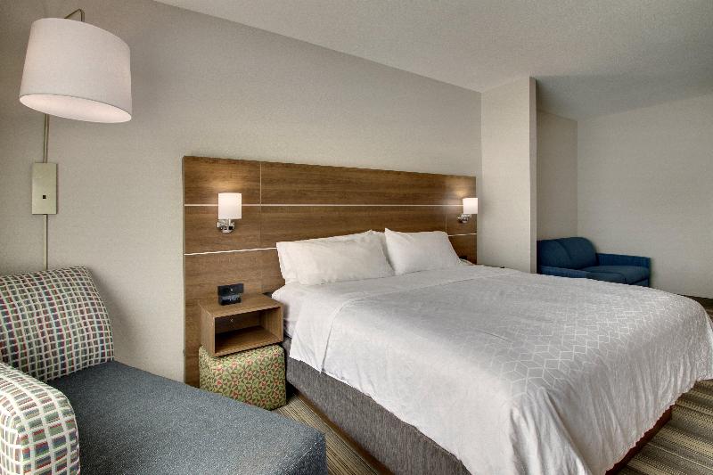 Holiday Inn Express & Suites Laurel By IHG image