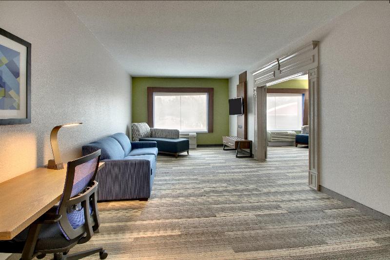 Holiday Inn Express & Suites Laurel By IHG image
