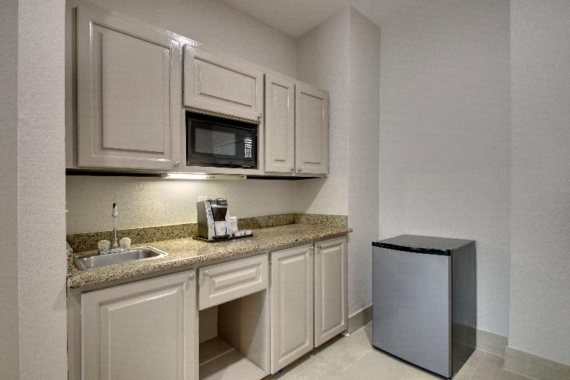 Holiday Inn Express & Suites Laurel By IHG image