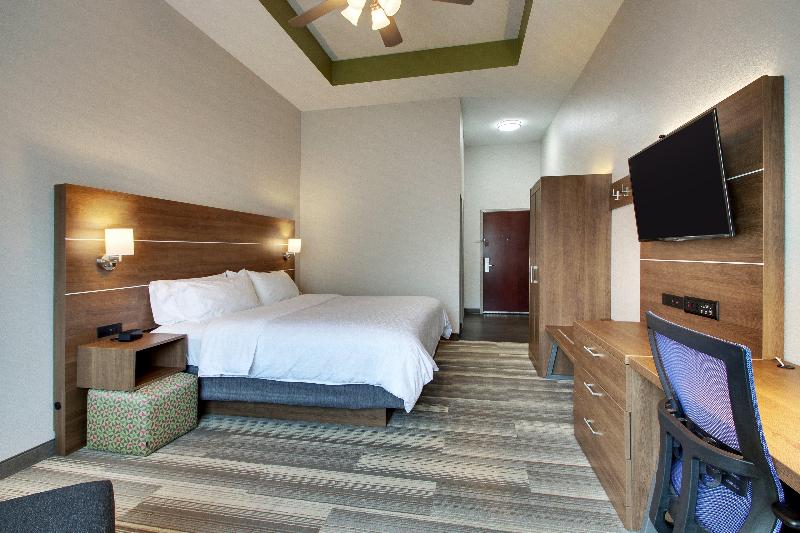 Holiday Inn Express & Suites Laurel By IHG image