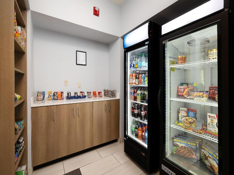 Holiday Inn Express and Suites Jourdanton Pleasant