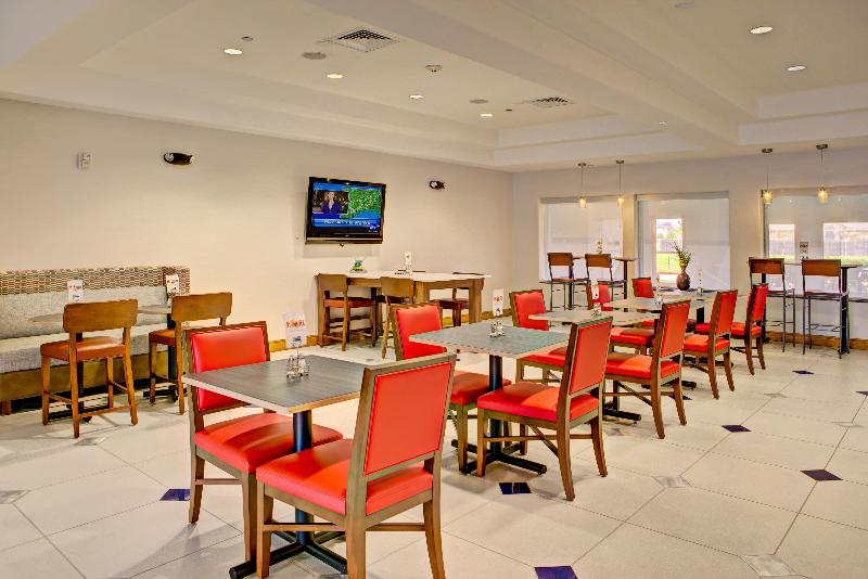 Holiday Inn Express & Suites Austin Ne - Hutto IHG image