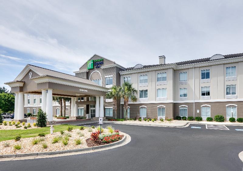 Holiday Inn Express and Suites Dublin
