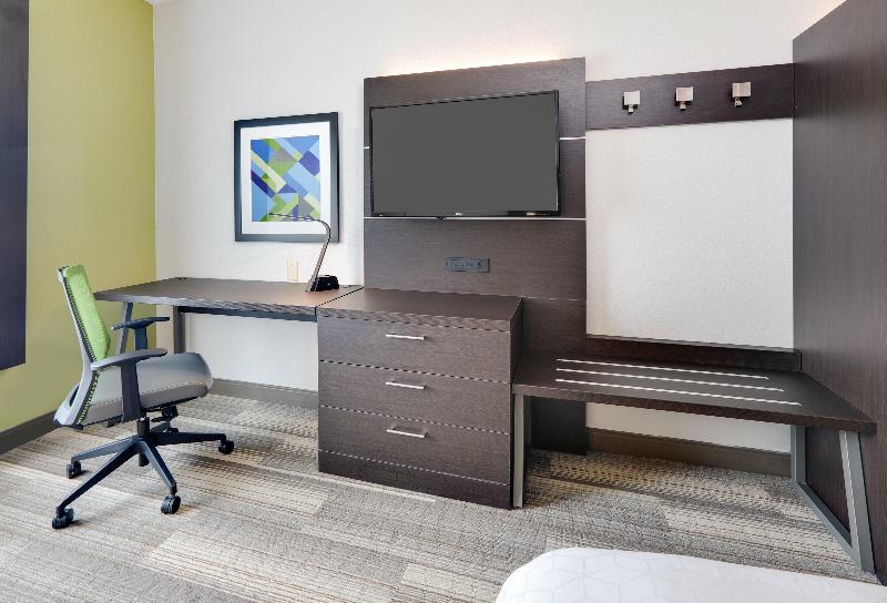 Holiday Inn Express and Suites Dublin an IHG hotel image
