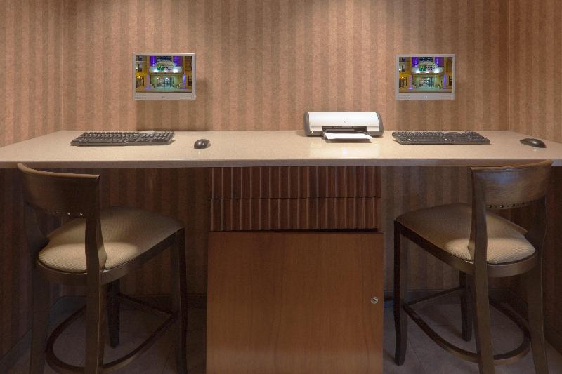 Holiday Inn Express and Suites Deadwood Gold Dust