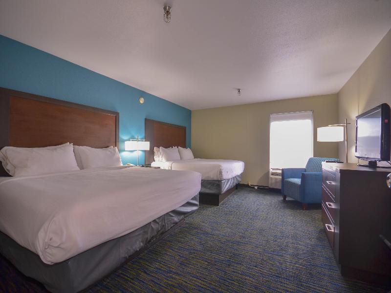Holiday Inn Express and Suites Fayetteville Univ O