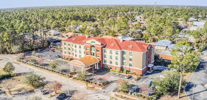 Holiday Inn Express & Suites Gulf Shores By IHG