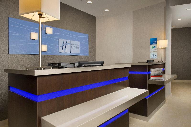 Holiday Inn Express and Suites Waco South