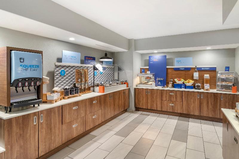 Holiday Inn Express & Suites Alice image