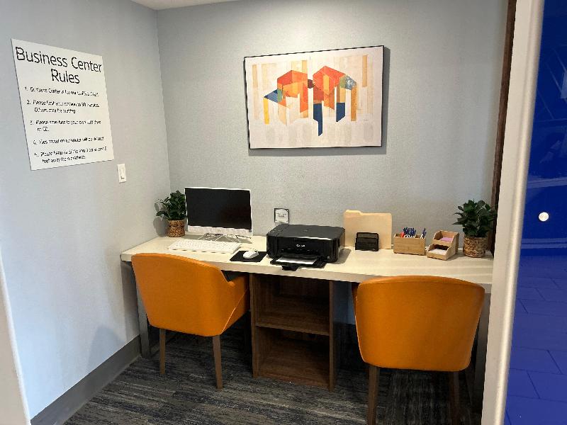 Holiday Inn Express & Suites Alice image