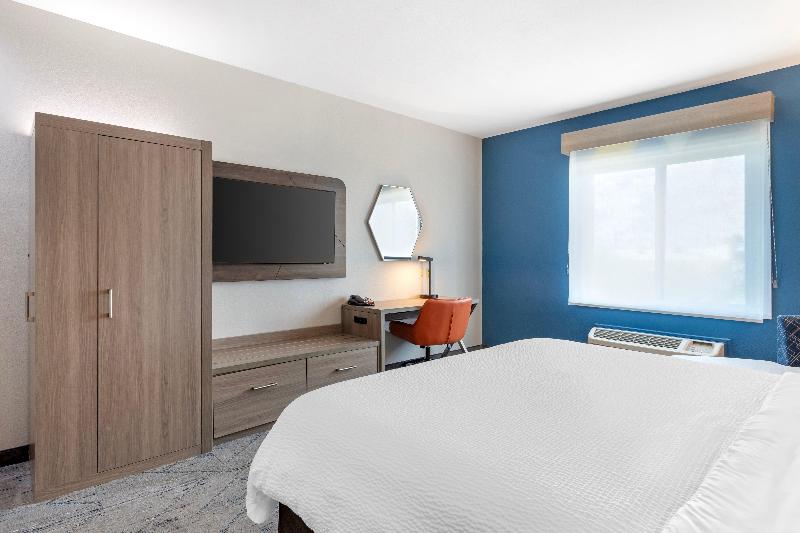 Holiday Inn Express & Suites Alice image