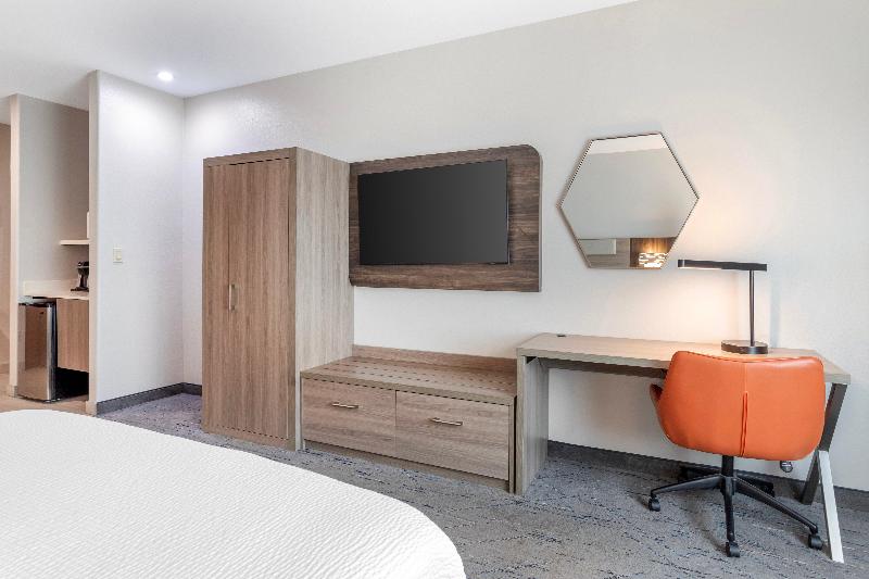 Holiday Inn Express & Suites Alice image