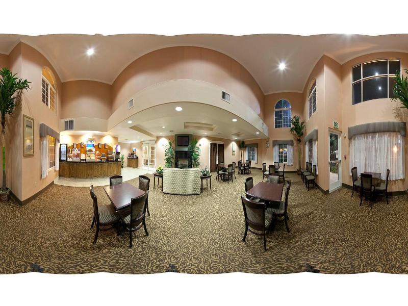 Holiday Inn Express Delano Hwy 99 image