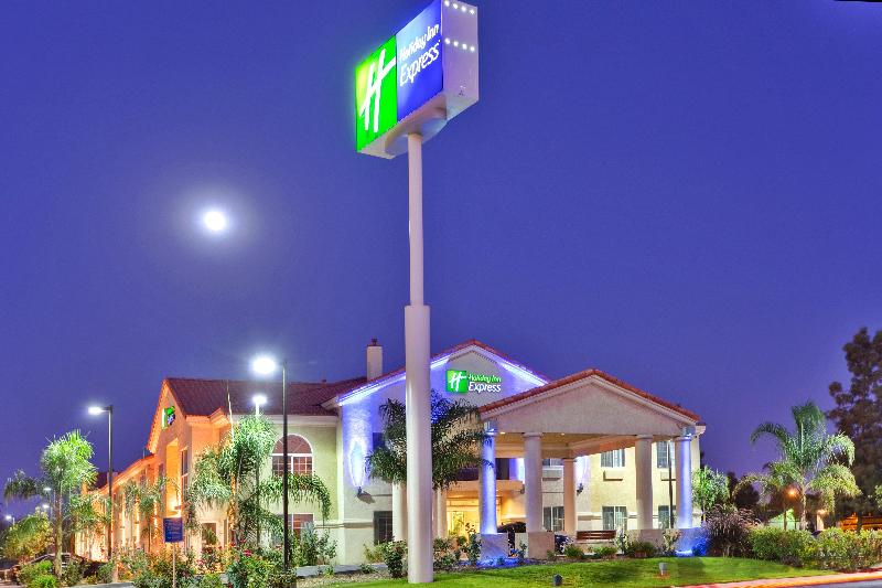 Holiday Inn Express Delano Hwy 99 image