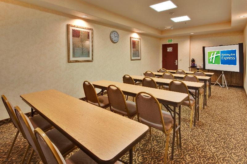 Holiday Inn Express Delano Hwy 99 image