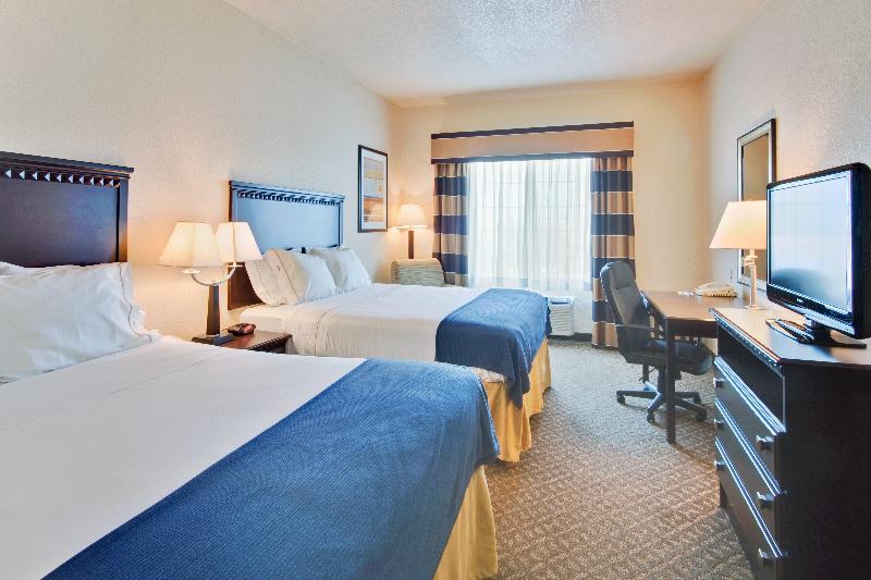 Holiday Inn Express Delano Hwy 99 photo 8