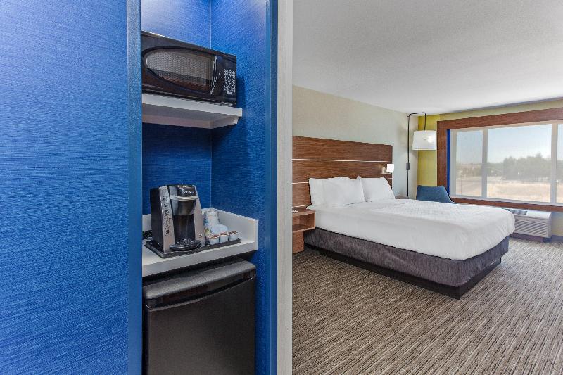 Holiday Inn Express Elk Grove Sacramento Area photo 15