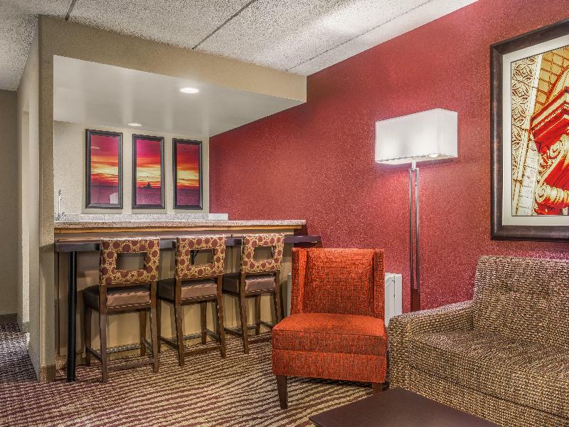 Holiday Inn Manitowoc image