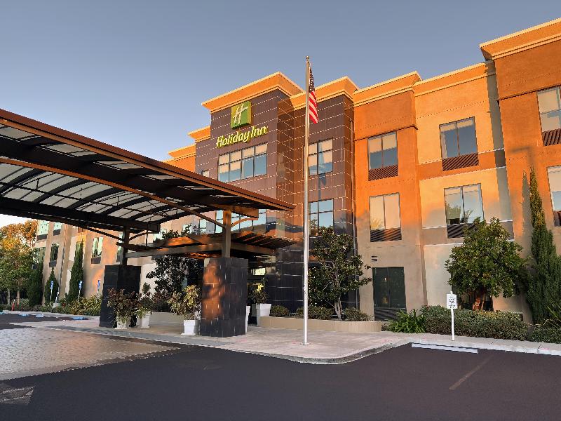Holiday Inn Carlsbad - San Diego By IHG image
