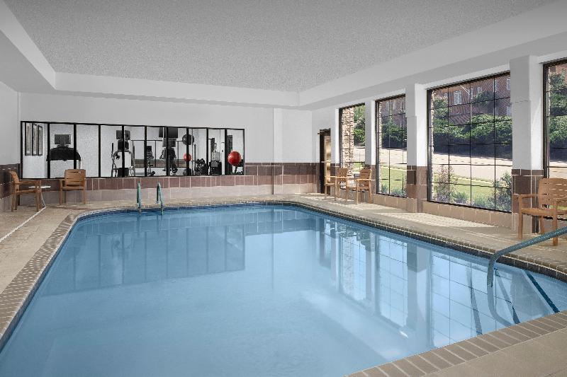 Staybridge Suites Charleston Ashley Phosphate image