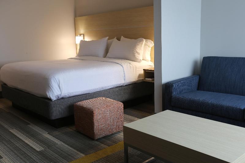 Holiday Inn Express Biloxi - Beach Blvd photo 11
