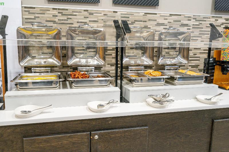 Holiday Inn Murfreesboro image