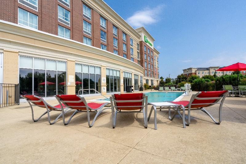Holiday Inn Murfreesboro image