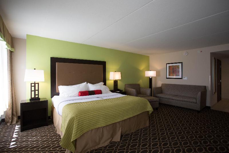 Holiday Inn Murfreesboro image