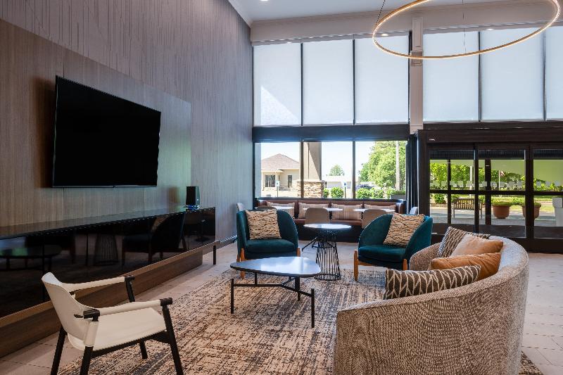 Holiday Inn Blytheville image