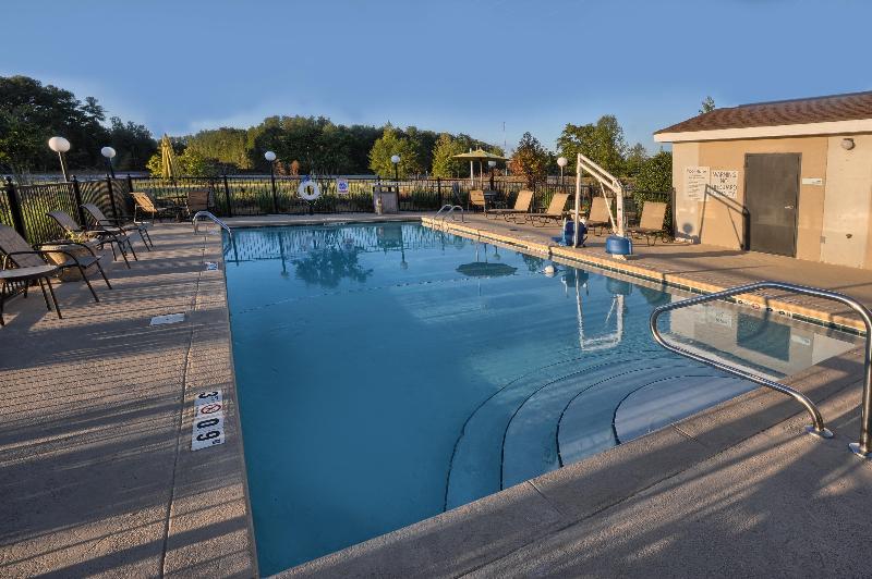 Holiday Inn Express & Suites Pell City By IHG image
