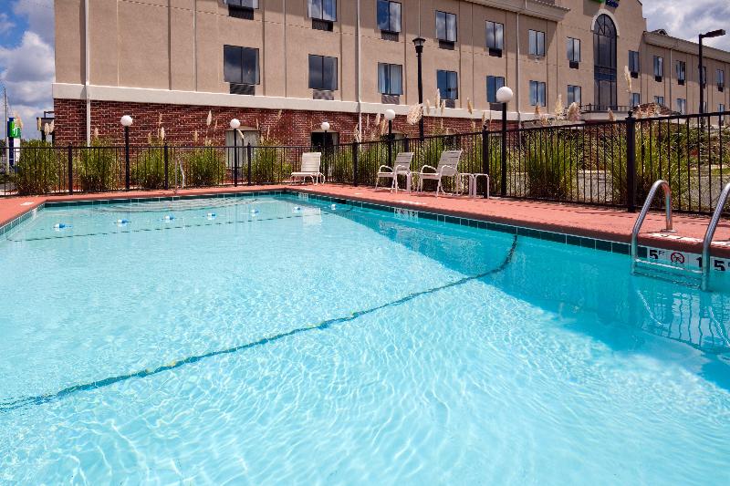 Holiday Inn Express & Suites Pell City By IHG image