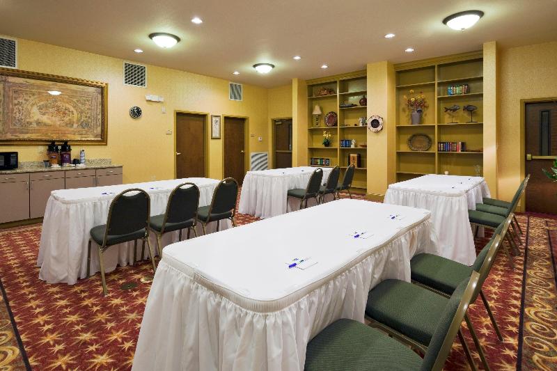 Holiday Inn Express & Suites Pell City By IHG image