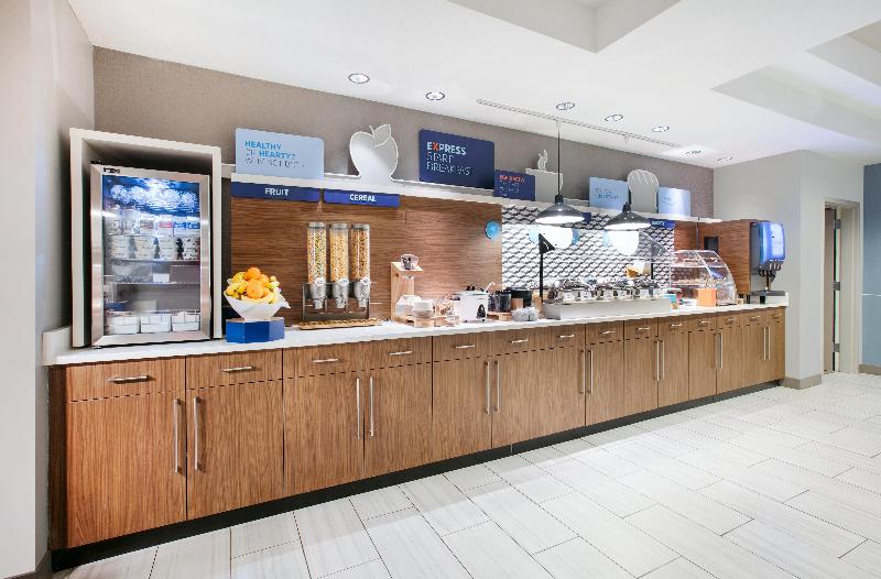 Holiday Inn Express & Suites Pell City By IHG image
