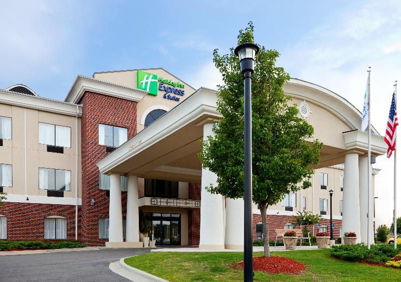 Holiday Inn Express & Suites Pell City By IHG image